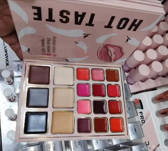 علب مكياج عمليه وموفره 9