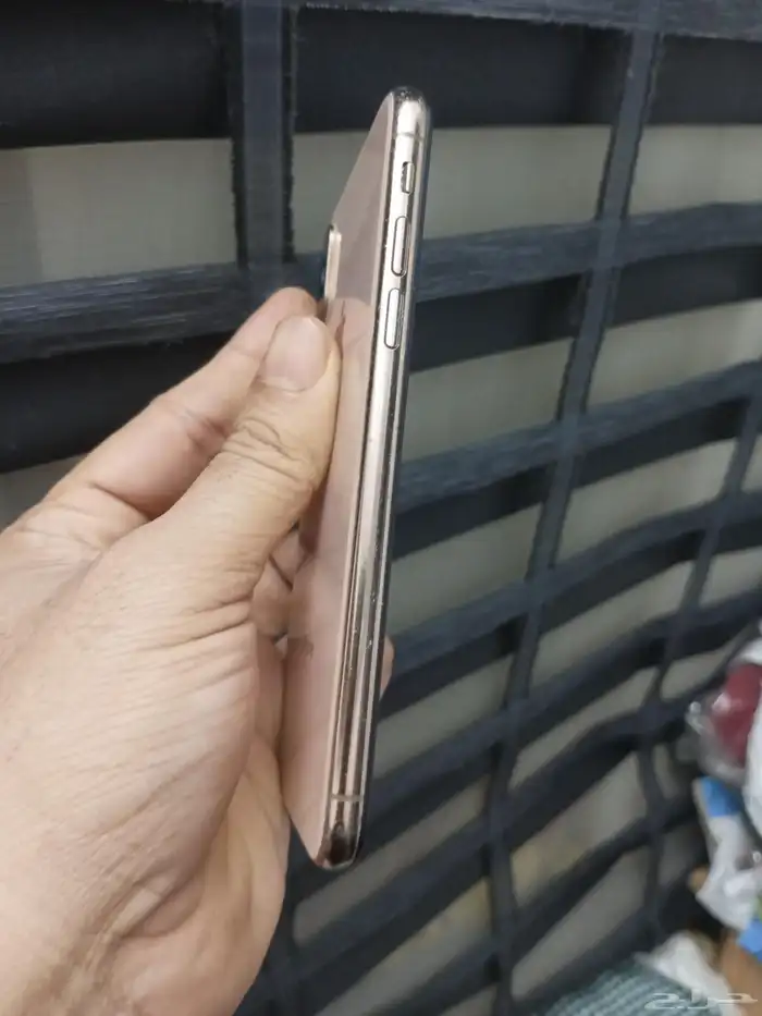 ايفون اكس أيس 1