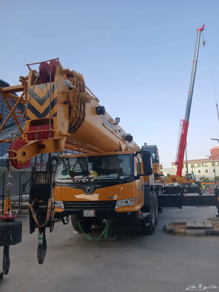 يوجد لدينا جميع انواع الكريمات من سبعه الى 300 طن 8