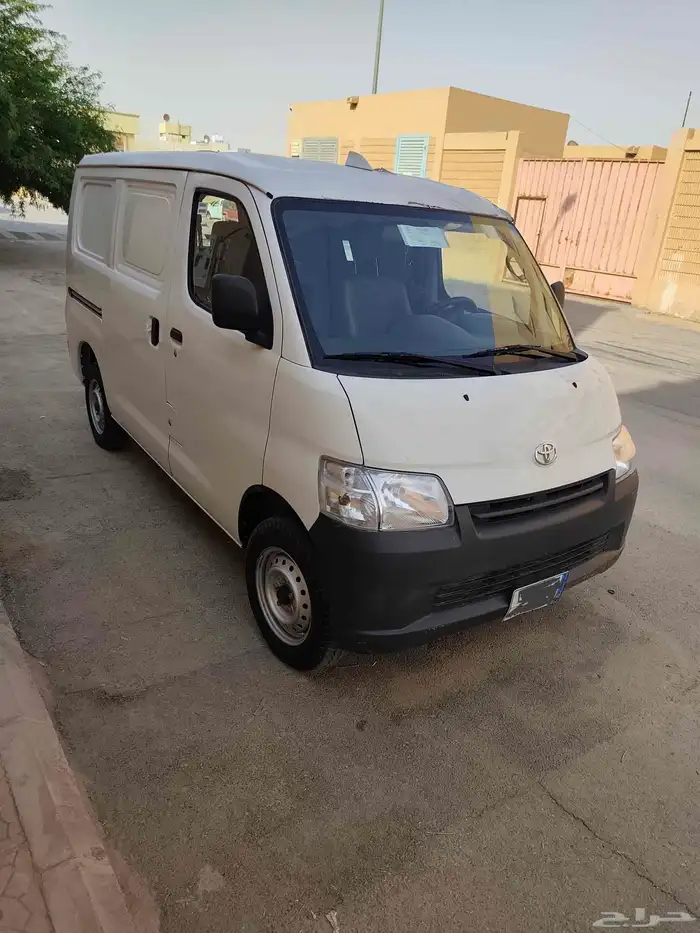 تويوتا باص بضاعة موديل 2024 5