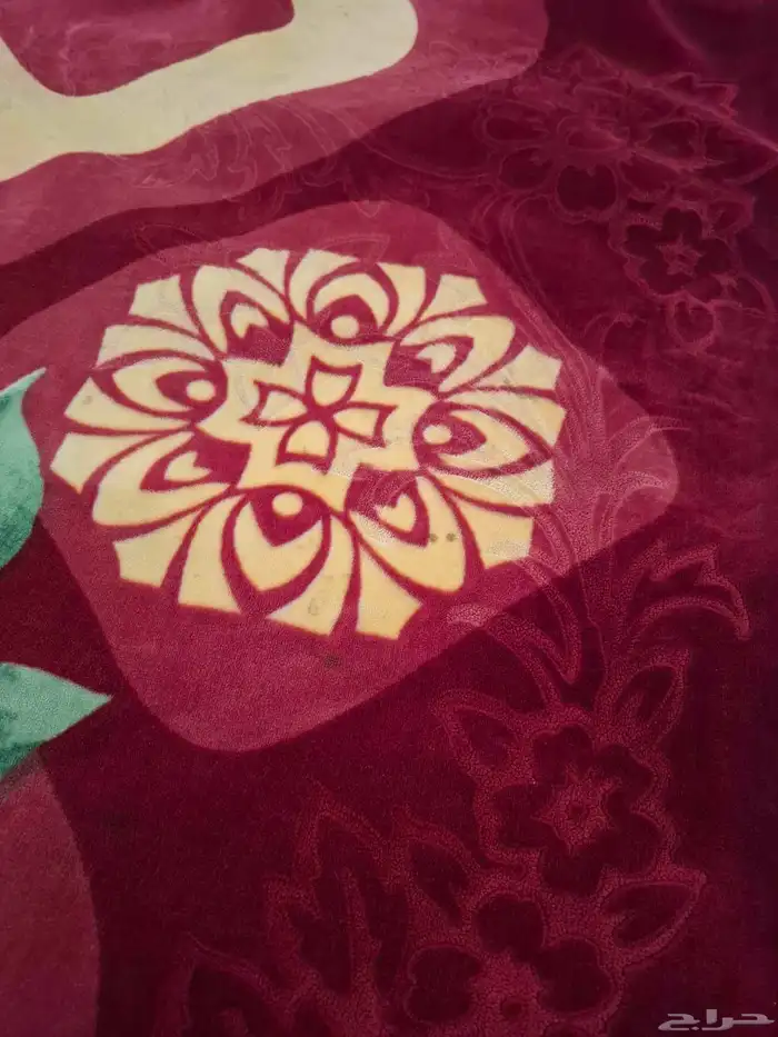 بطانية كبيرة بحالة ممتازة 1