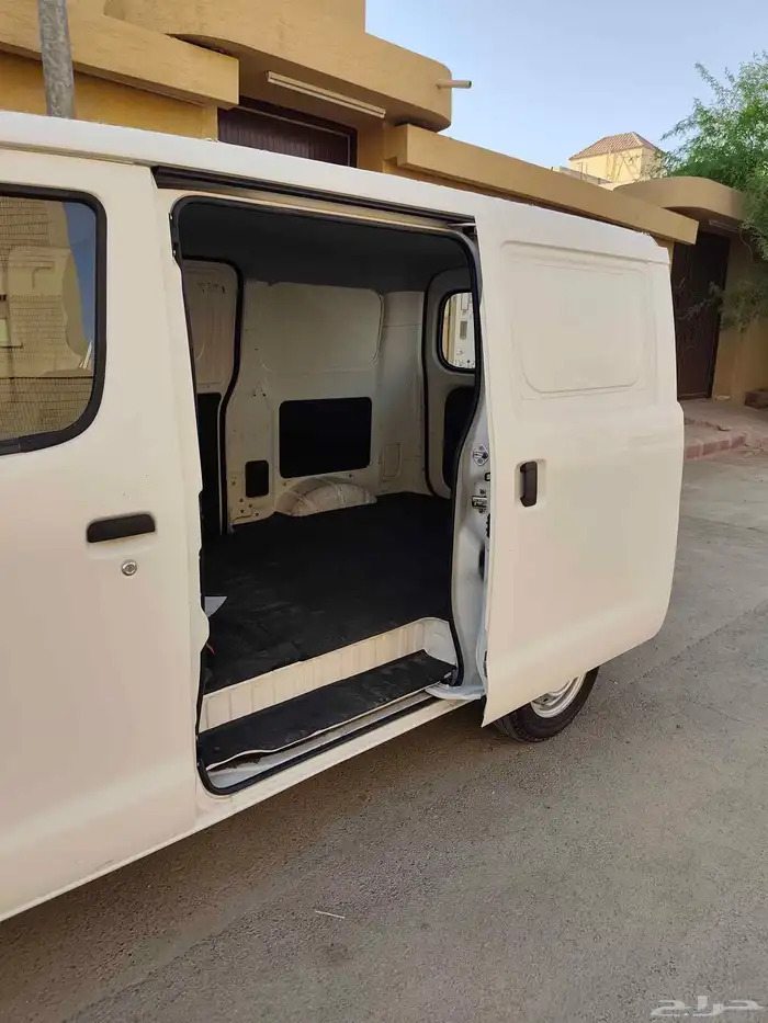 تويوتا باص بضاعة موديل 2024 9