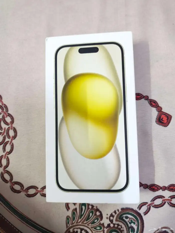ايفون 15 256GB Yellow 2