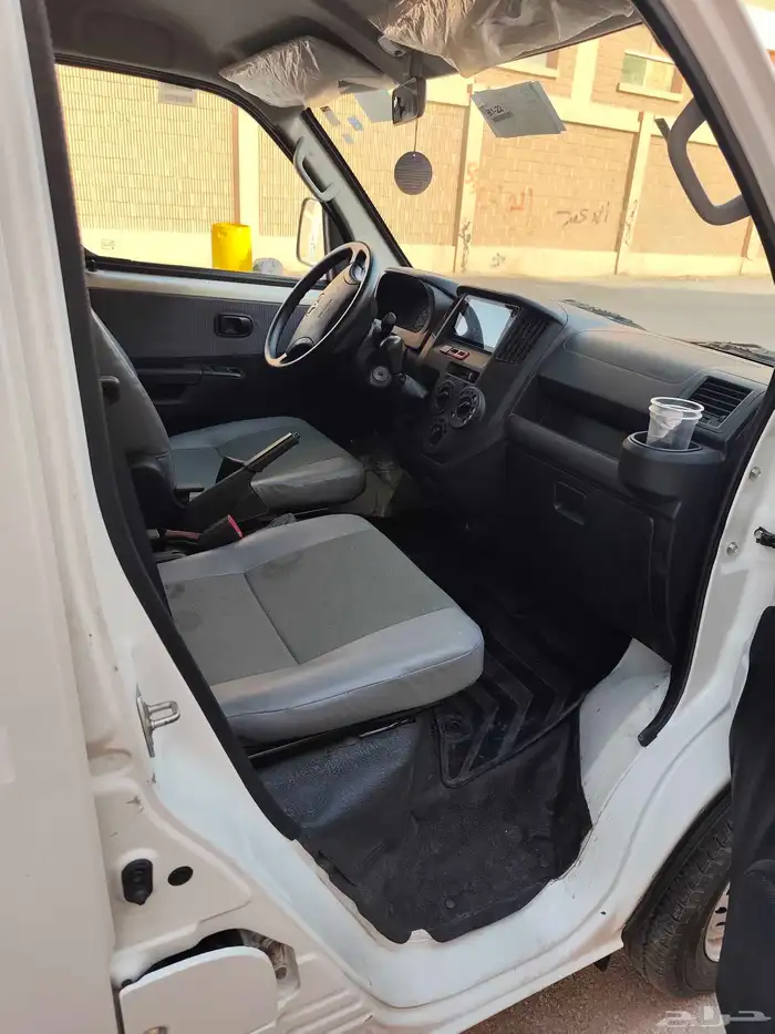 تويوتا باص بضاعة موديل 2024 4