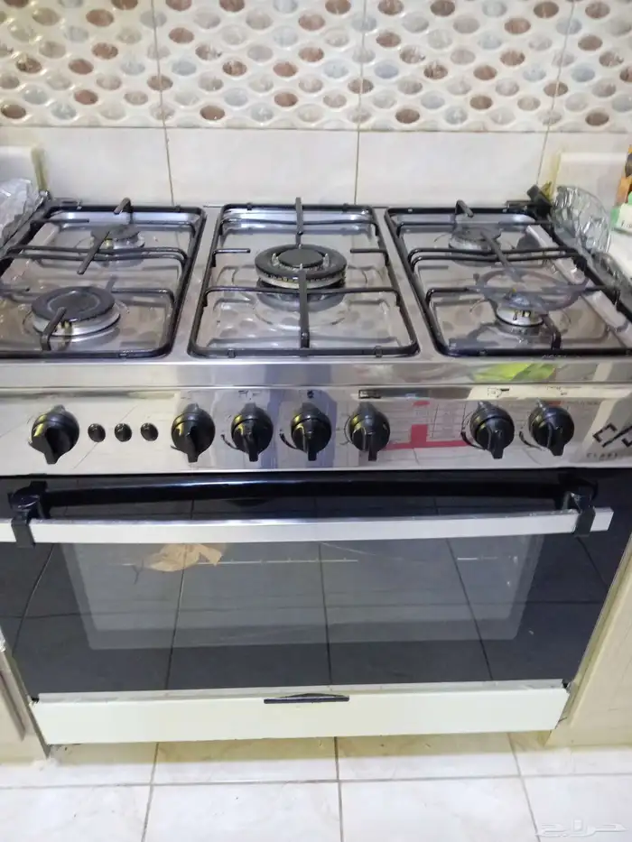 فرن ماركة كلاي برو 5 عيون نظيفه وشغال ومافيه مشاكل 0