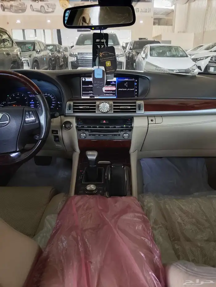 للبيع لكزس LS460 موديل 2016 قصير 9