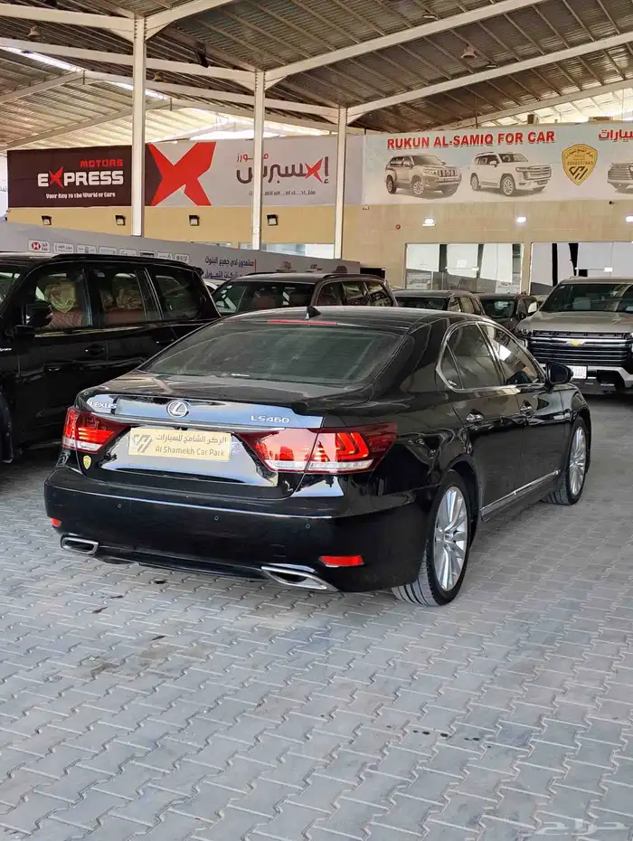 للبيع لكزس LS460 موديل 2016 قصير 4