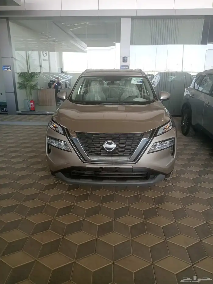 نيسان اكستريل استاندر 5 و 7 مقاعد موديل 2026 4