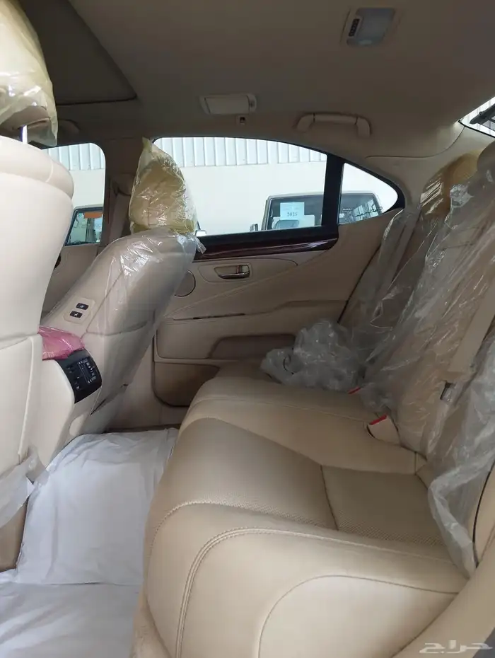 للبيع لكزس LS460 موديل 2016 قصير 8