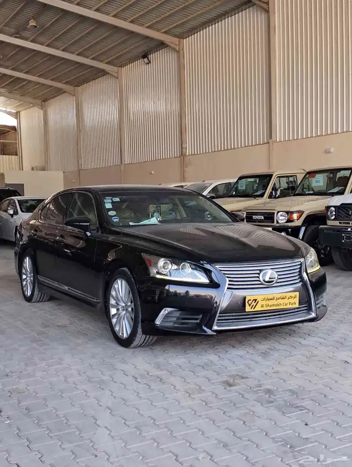 للبيع لكزس LS460 موديل 2016 قصير 2