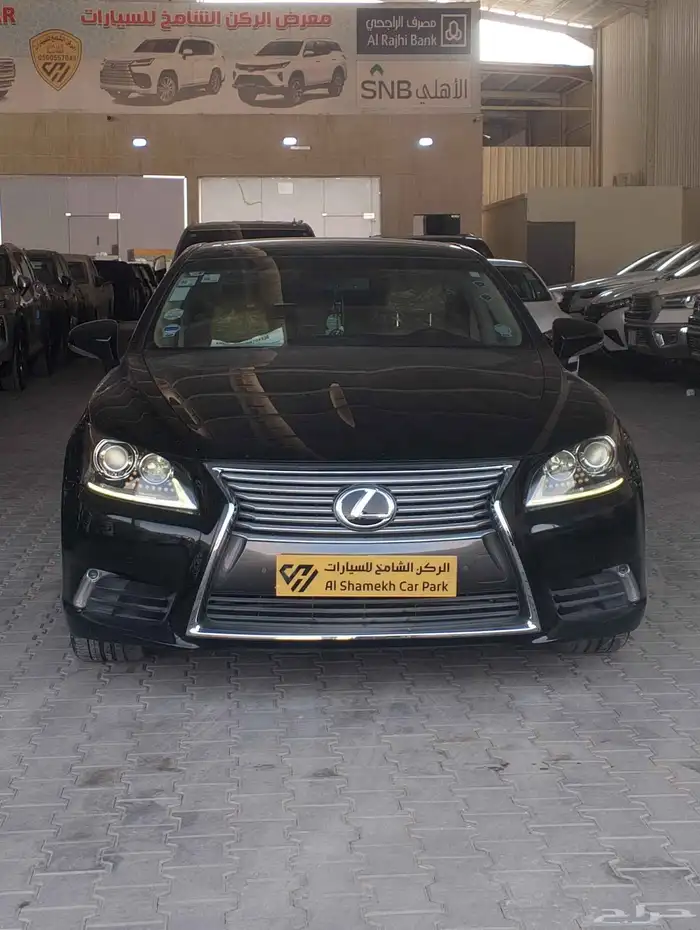 للبيع لكزس LS460 موديل 2016 قصير 0
