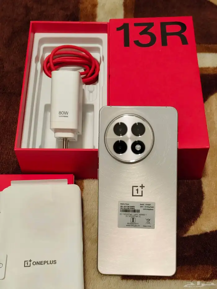 OnePlus 13R (16 512GB) box and complete accessories 3