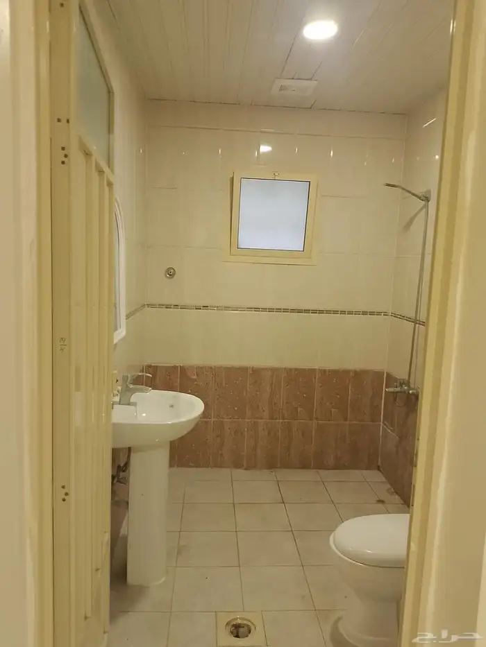 للايجار ملحق حي احد بالدمام 5 غرف السعر 24 الف دوفعات فقط 5