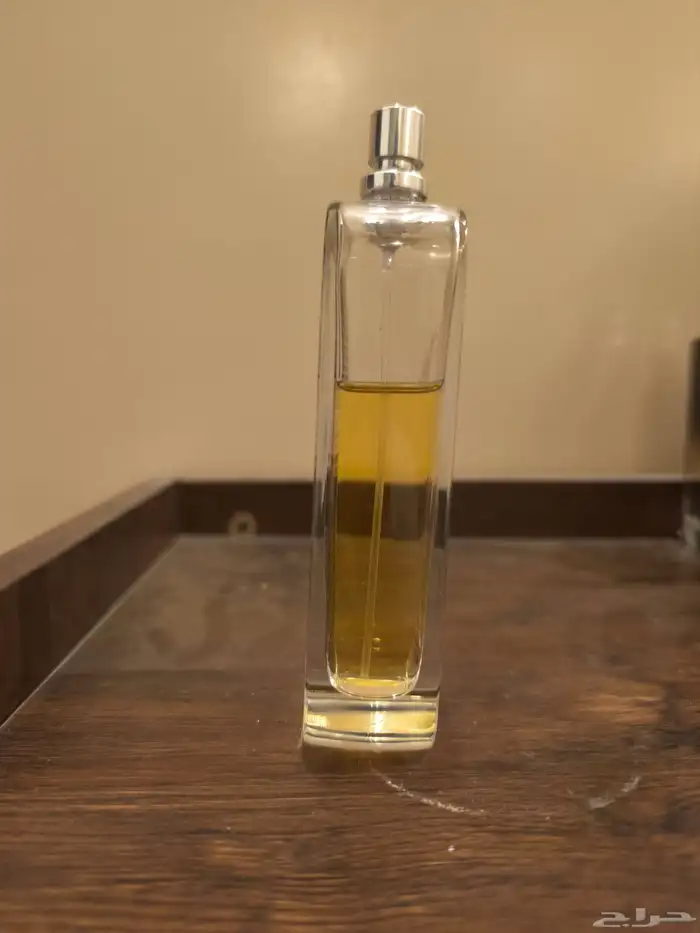 عطر من نخبة العود سعره جديد 240 والحد 100فقط 1