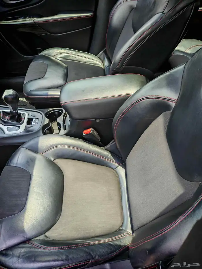 جيب شروكي فل كامل 2015 17