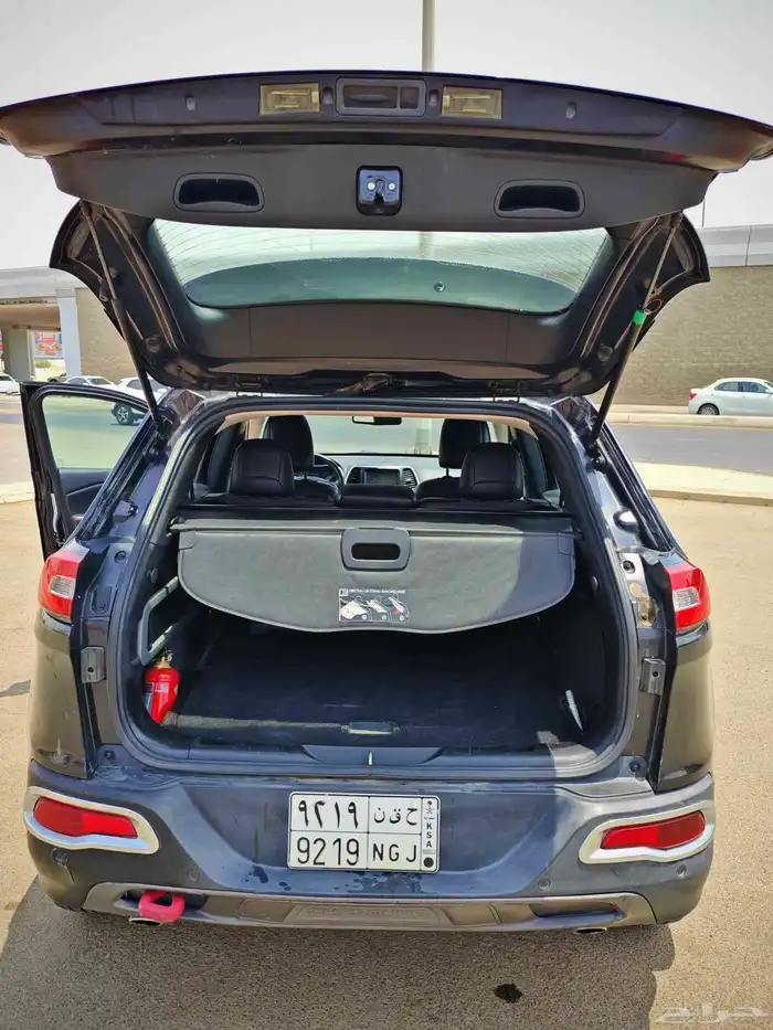 جيب شروكي فل كامل 2015 8