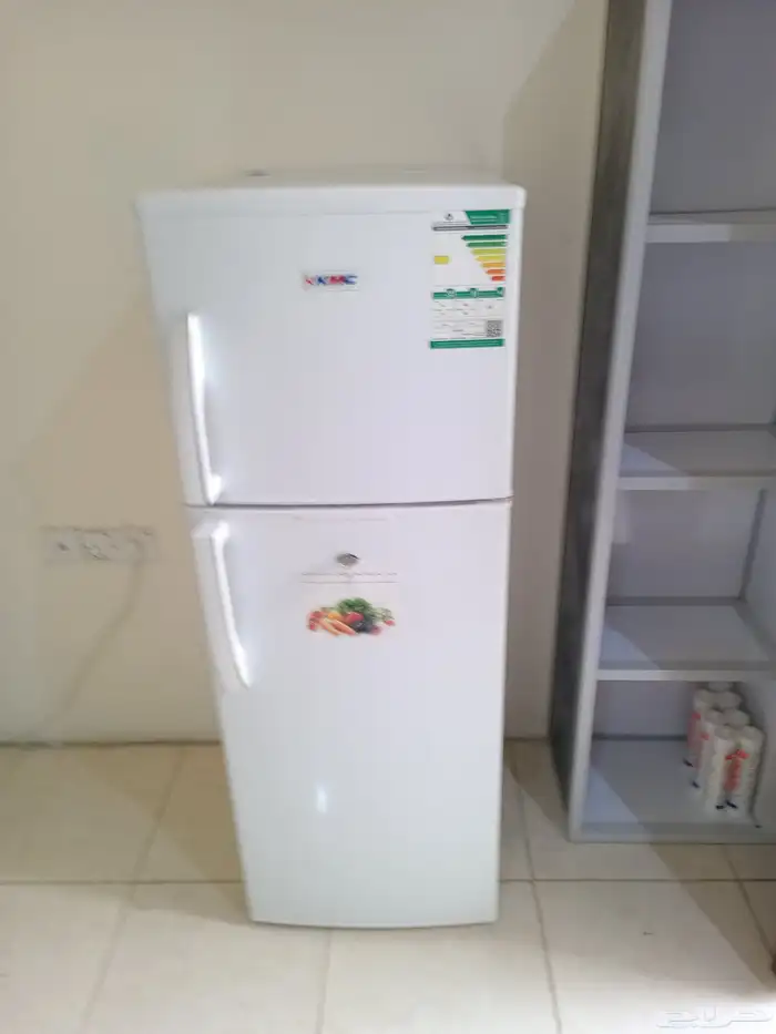 ثلاجة كي ام سي استعمال بسيط جدا اقل من شهر بحالة الزيرو 0