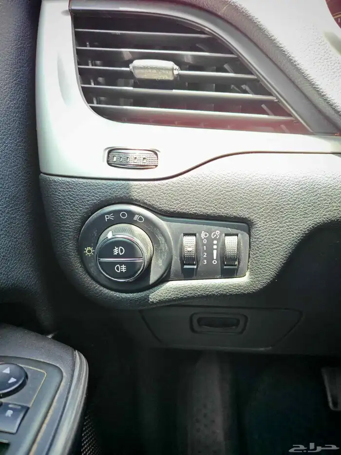 جيب شروكي فل كامل 2015 25