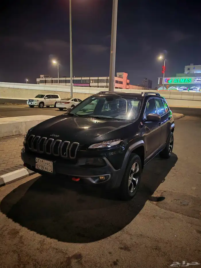 جيب شروكي فل كامل 2015 0