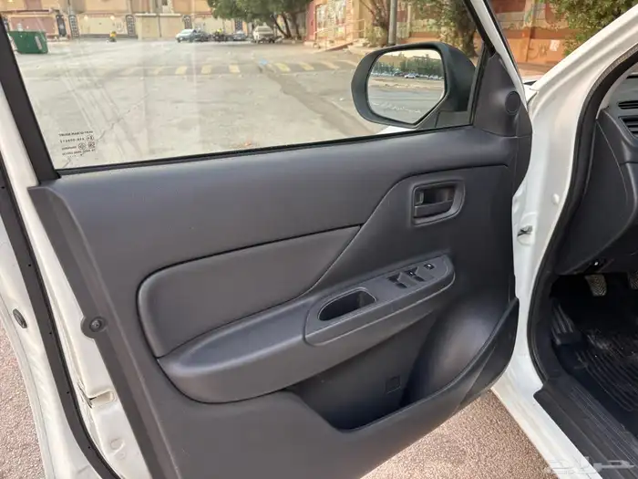 مستوبيشي L200 2020 10