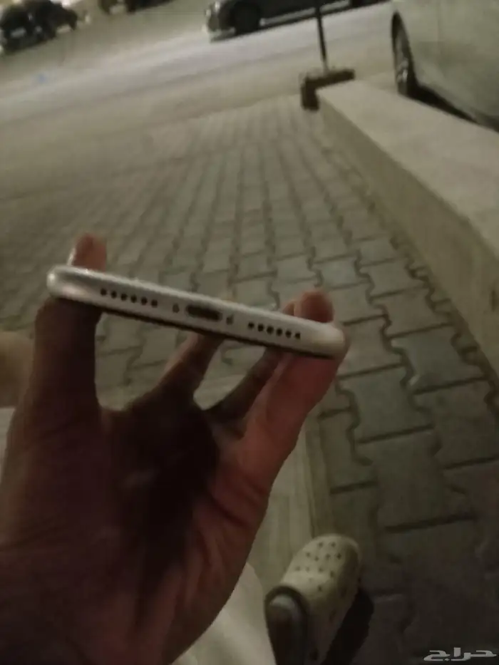 ايفون xr ابيض 128 قيقا 3