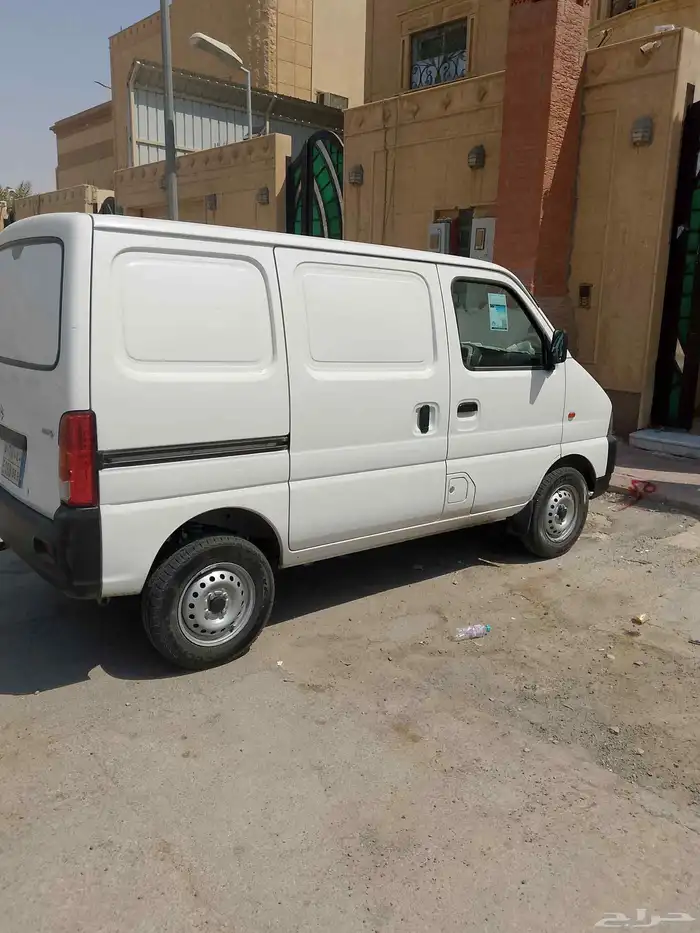 سيارة فان سوزوكي 4