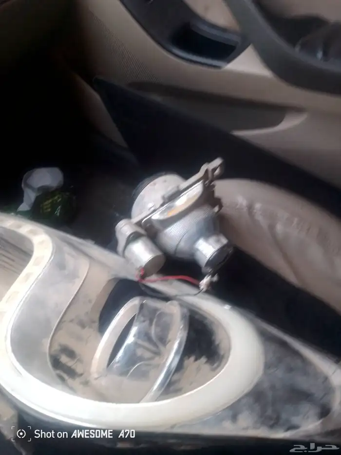 عدسه الاجيره الاصليه واللد حق الاصلي يسار على السوم 1