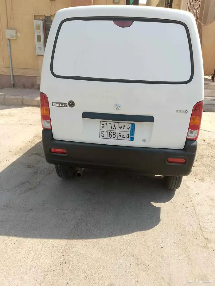 سيارة فان سوزوكي 1