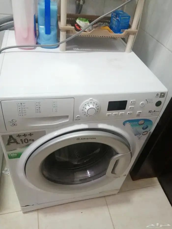 غسالة اريستون بحالة جيدة فيها عيب بسيط من تحت شوية صدأ 1