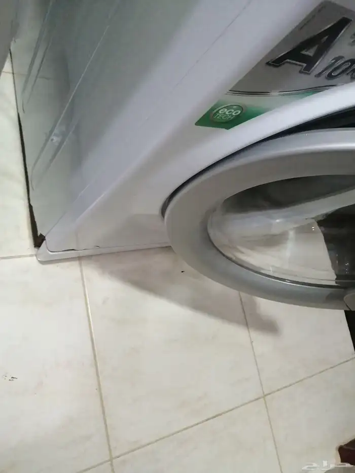 غسالة اريستون بحالة جيدة فيها عيب بسيط من تحت شوية صدأ 0