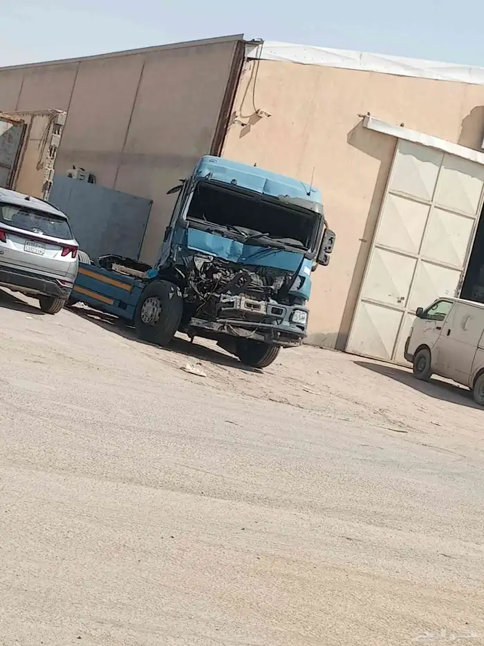 نشتري جميع انواع التريلات تشليح مصدوم محروق فولفو اكتروس مان 0