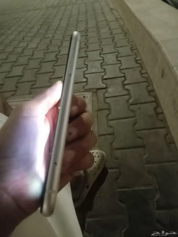 ايفون xr ابيض 128 قيقا 0