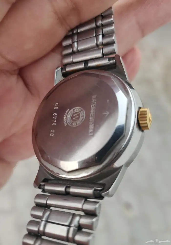 ساعات وست اند واحدة جديدة وواحدة بحالة الجديدة (west end) 11