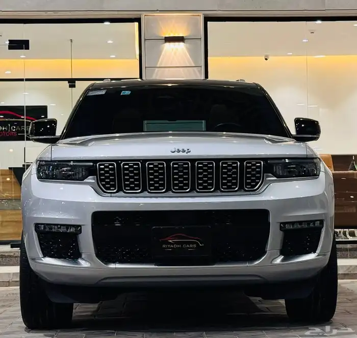 جراند شيروكي 2021 ساميت ( بحالة ممتازة ) 2