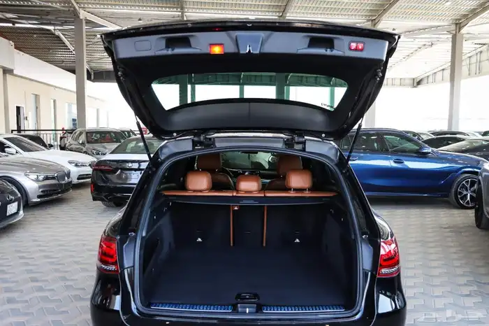 مرسيدس GLC300 موديل 2021 عداد 91 الف كم 5