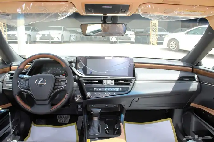 لكزس - ES300 Bh هايبرد - 2025 - نص فل - خليجي 23
