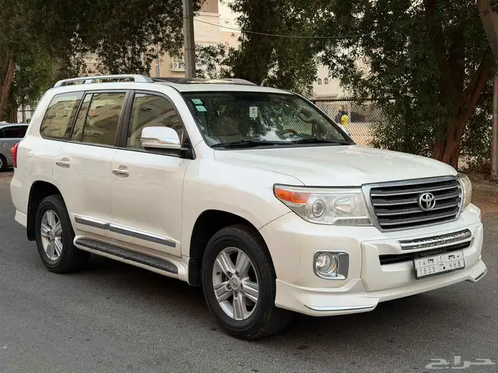 لاندكروزر 2013 GXR3 فل كامل بريمي 11