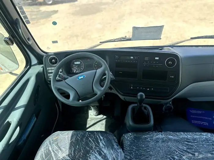 باص هيونداي 23 و 26 راكب 4