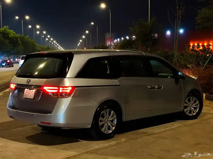 للبيع هوندا اوديسي فل كامل اخت الجديدة بالاحساء 2015 45
