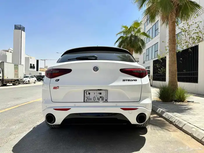 الفا روميو ستلفيو   35000km 2