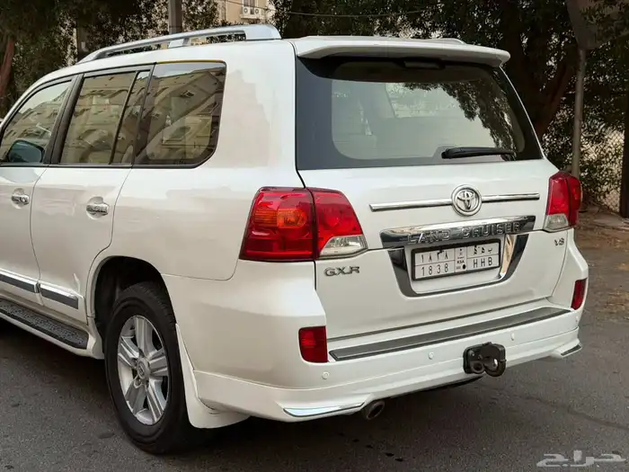 لاندكروزر 2013 GXR3 فل كامل بريمي 12