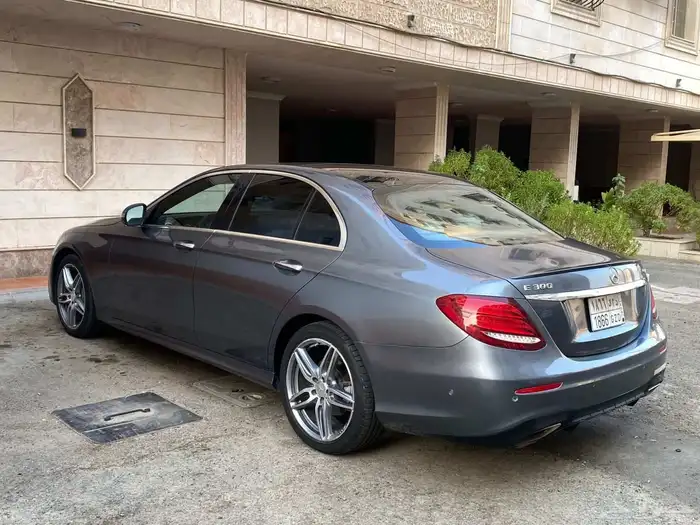 مرسيدس E300 موديل 2017 7