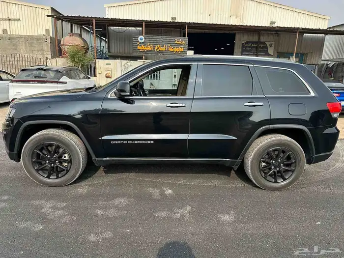 جراند شروكي 8 سلندر ليمتد 2015 2