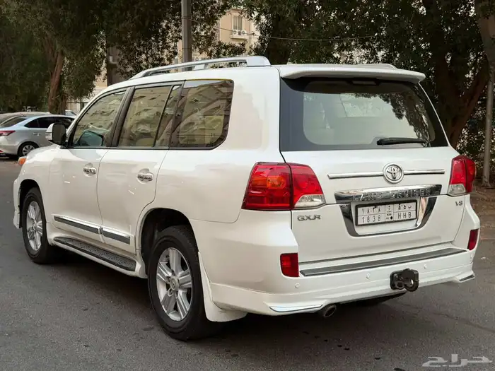 لاندكروزر 2013 GXR3 فل كامل بريمي 2