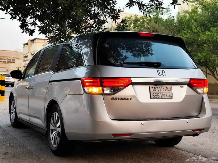 للبيع هوندا اوديسي فل كامل اخت الجديدة بالاحساء 2015 4