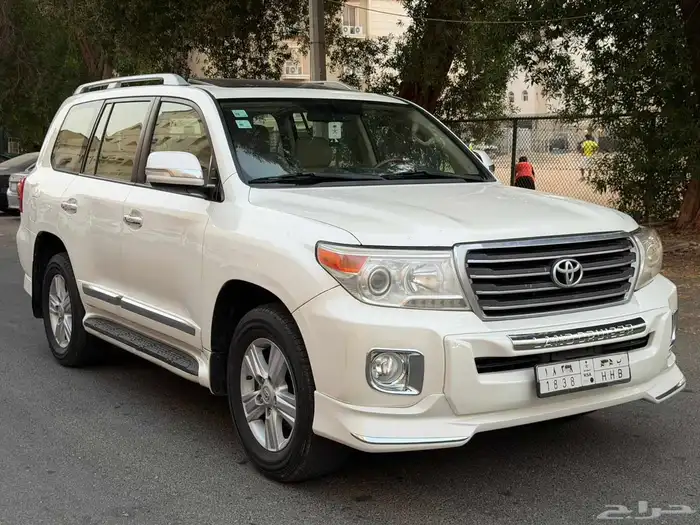 لاندكروزر 2013 GXR3 فل كامل بريمي 10