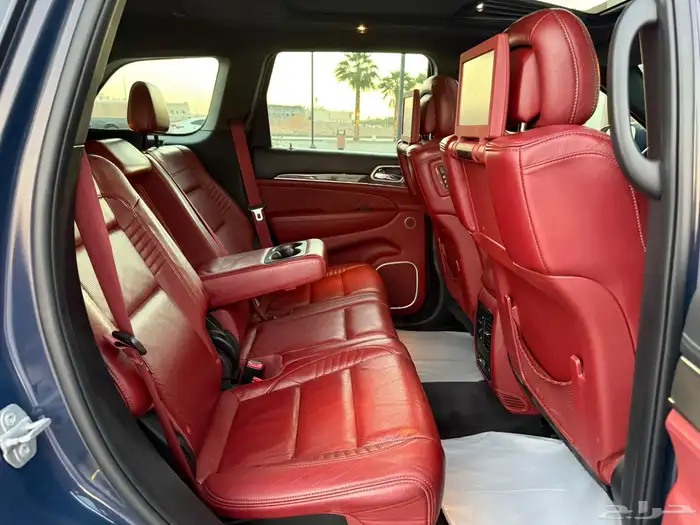 جيب شيروكي تراك هوك 2018 على الضمان 42