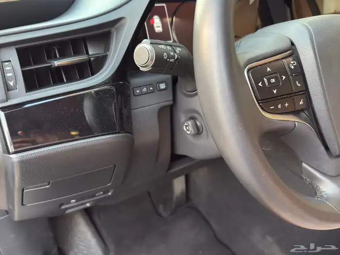 لكزس ES300h موديل 2024 21