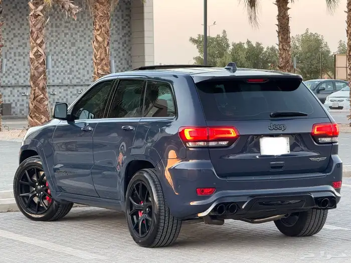 جيب شيروكي تراك هوك 2018 على الضمان 44