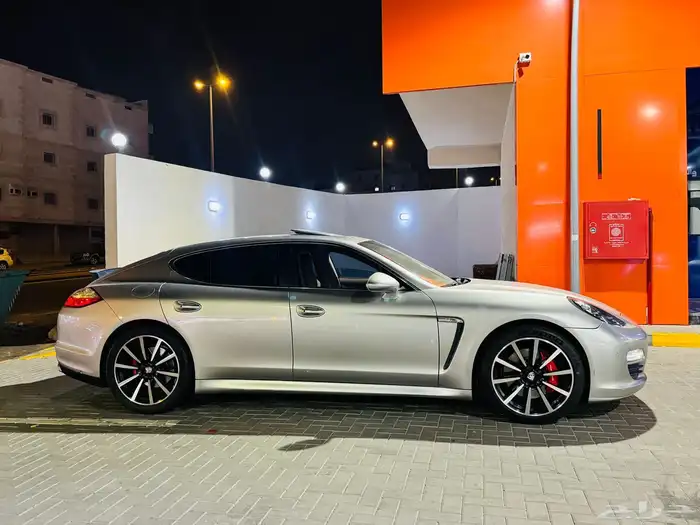 بورش باناميرا 2